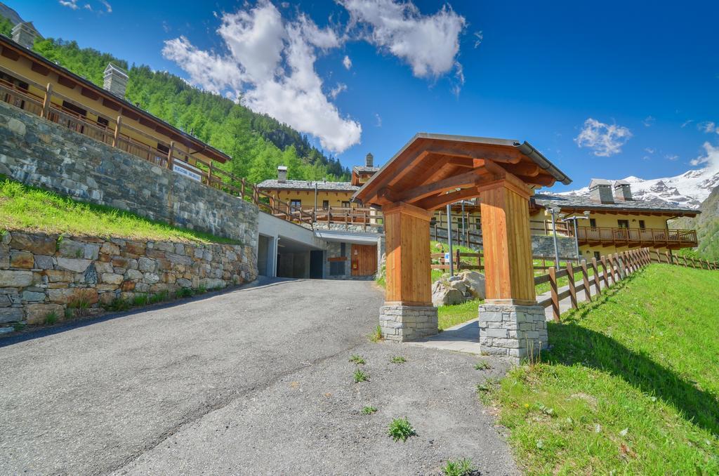 Appartamenti Residenza Anderbatt Грессоней-ла-Трините Номер фото